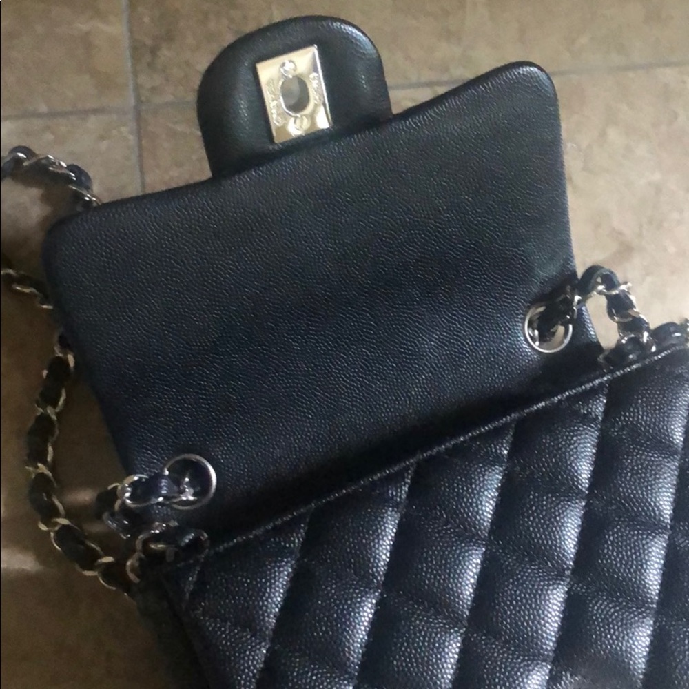 Authentic CHANEL mini square - Picture 5 of 11